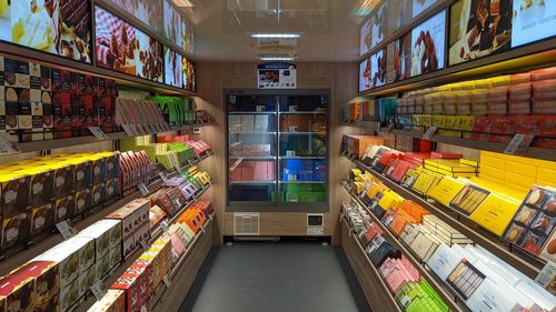 ロイズ移動販売車